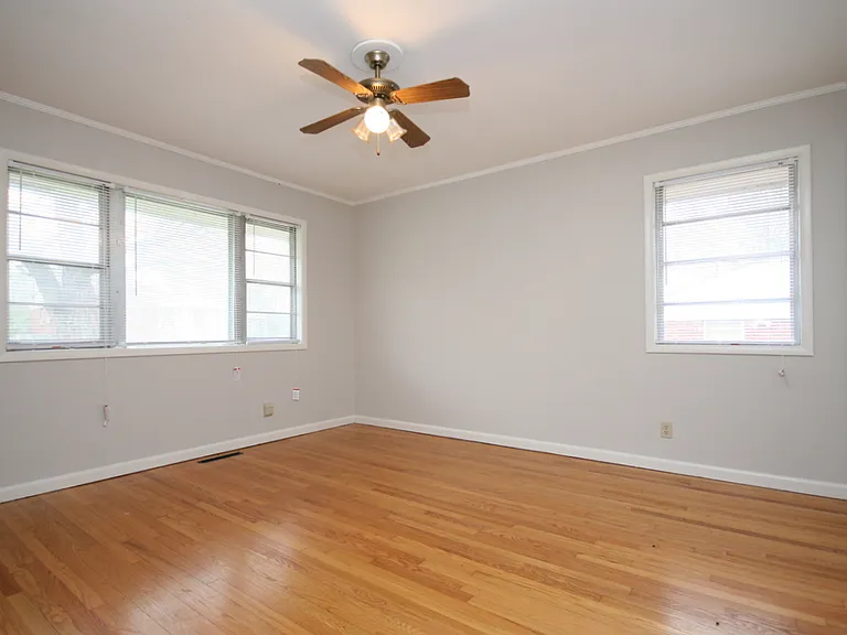 417 Greenacres Dr NW — Photo 11