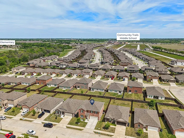 770 Yorkshire Dr — Photo 6
