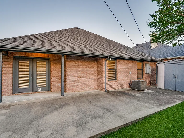 4820 Ashworth Ct — Photo 30