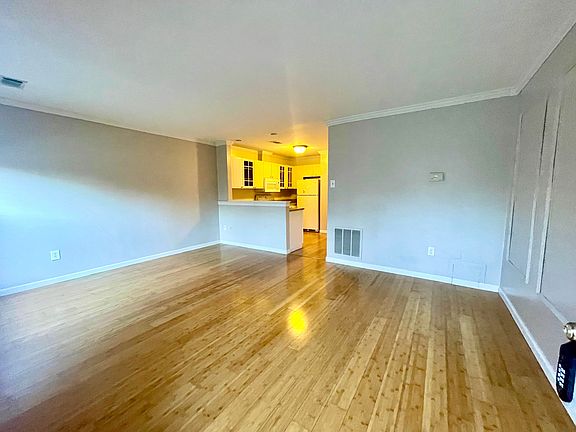 5th image of 3569 Plumtree Dr
