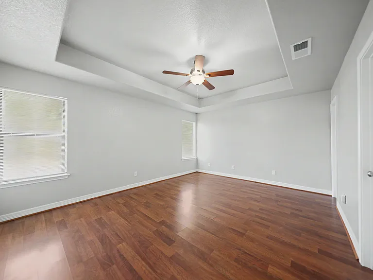 4802 Sapphire Dr — Photo 12