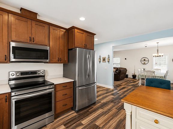 3rd image of 311 N Lincoln St