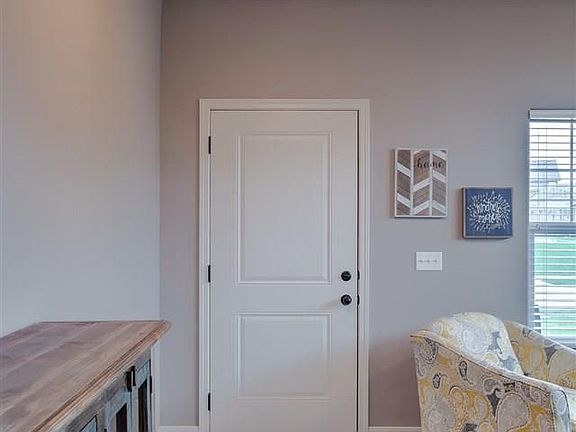 4th image of 5532 N 153rd St