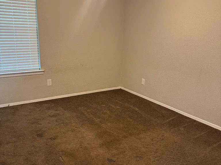 203 Linda St — Photo 15