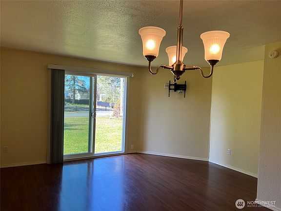 2nd image of 569 Sunset Avenue NE #2