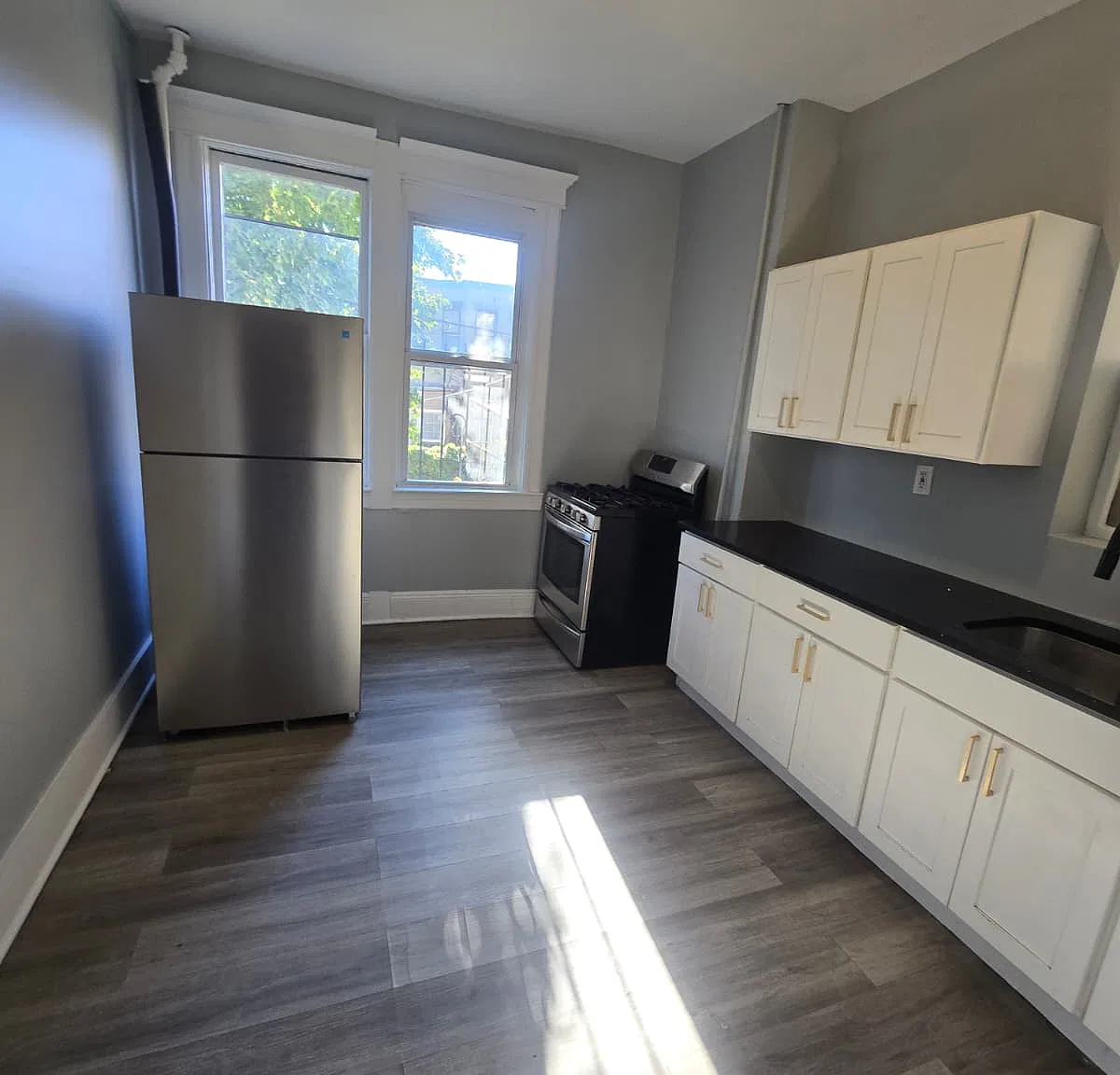 3 bed, $2,500 — Photo 1