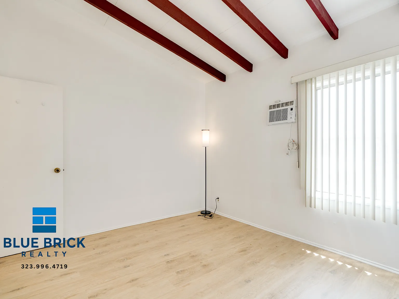 Bright & Cozy Valley Apartment with Parking & AC — Photo 4
