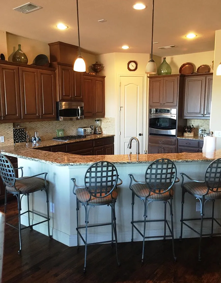 3 bed, 3025 sqft, $3,650 — Photo 3