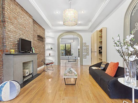 3rd image of 517 W 152nd St