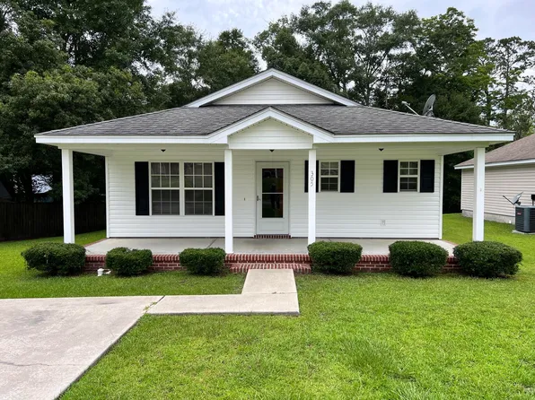305 N Rangeline St, Bonifay, FL 32425