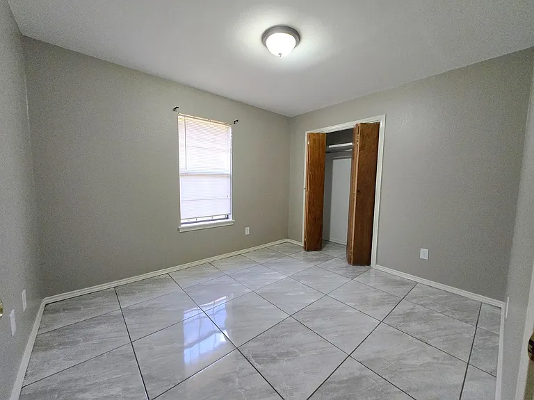 914 W Pierce Ave — Photo 7