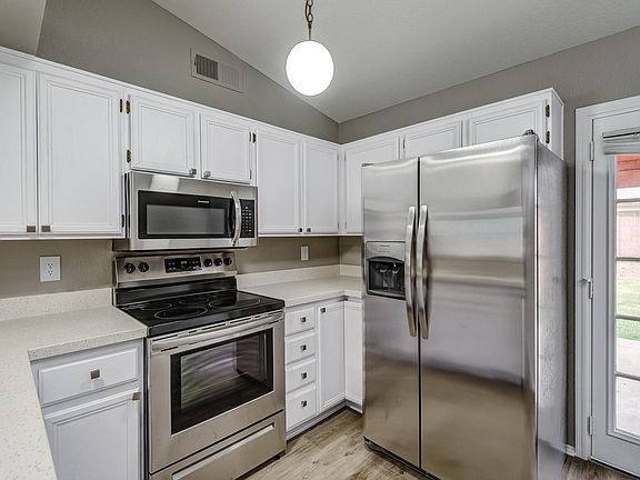 3rd image of 3139 N 89th Dr
