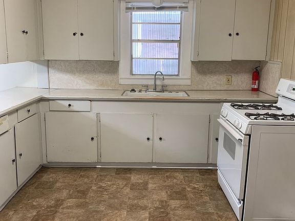 4th image of 319 Tissington St