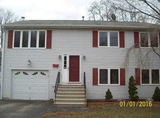 572 Woonasquatucket Ave, North Providence, RI 02911
