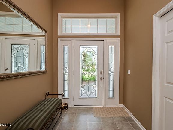 4th image of 2272 Randall Ave NW