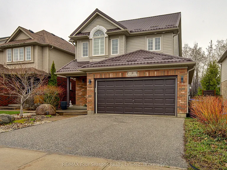 9 Brooke Ave — Photo 2