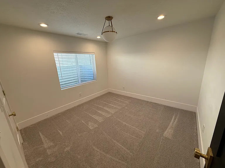 2156 W Thomas St — Photo 25
