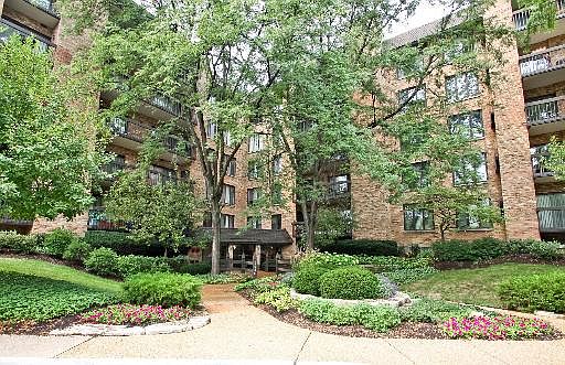 1st image of 1740 Mission Hills Rd APT 307