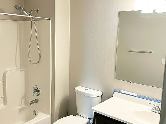 4th image of 1771 Guildford Ct