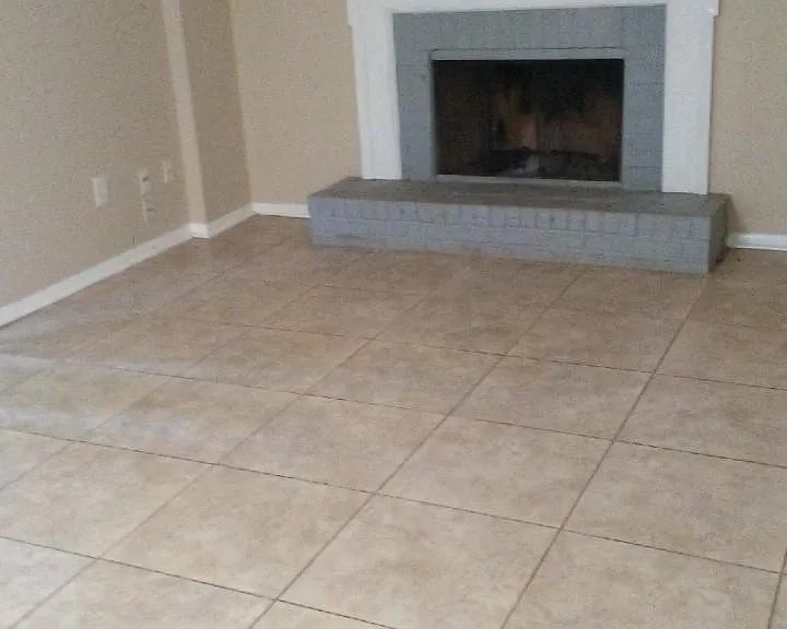 131 Roswell Commons Way — Photo 3