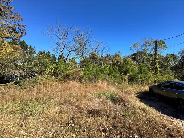 703 Pleasant Hill Dr, Elkin, NC 28621