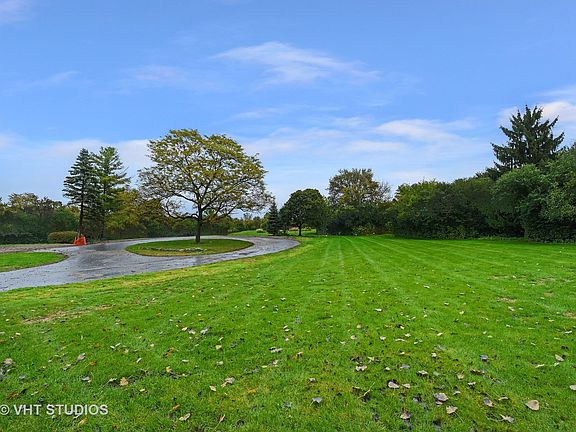 4th image of 83 Paganica Dr
