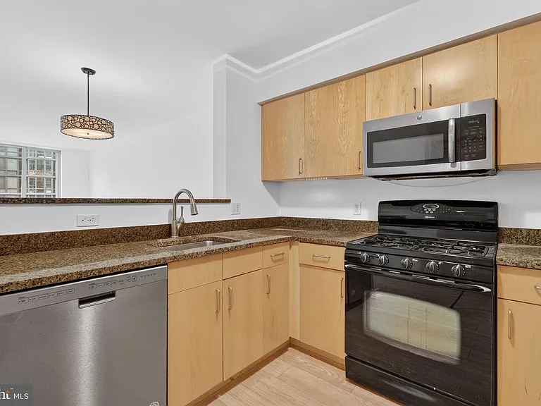 1000 New Jersey Ave SE #609 — Photo 12
