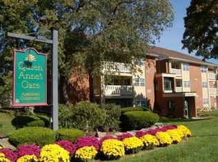 10 Colonels Ln APT 27, Weymouth, MA 02189