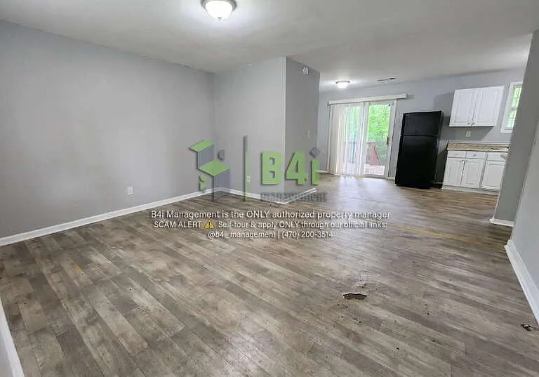 324 Macedonia Rd SE — Photo 4