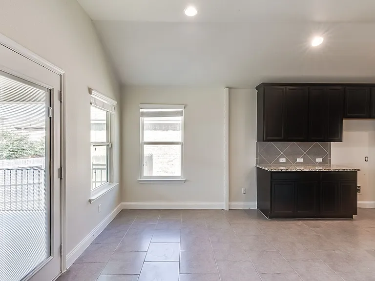 820 Vintage Way — Photo 16
