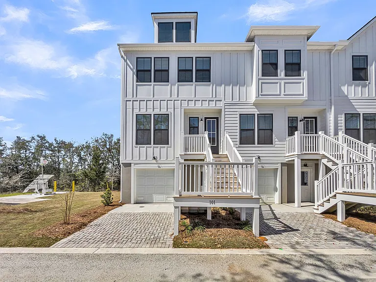Tides at Park Circle — Photo 74