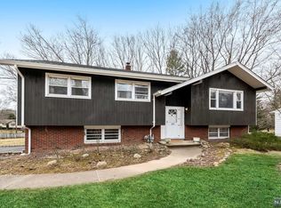 623 Blue Hill Rd, River Vale, NJ 07675