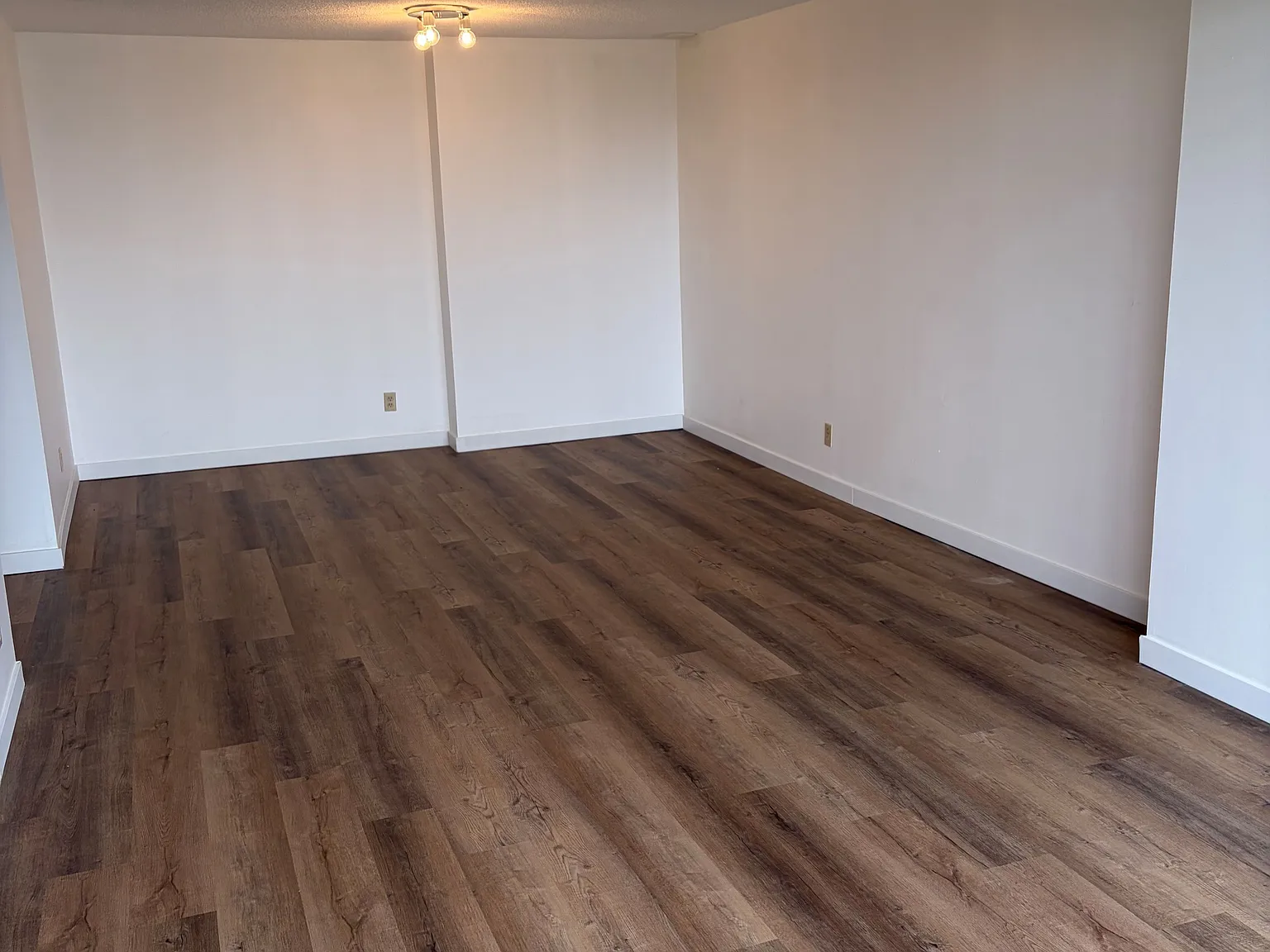 Cascade 1 Condominium — Photo 3