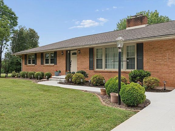 5th image of 2310 Triggs Rd