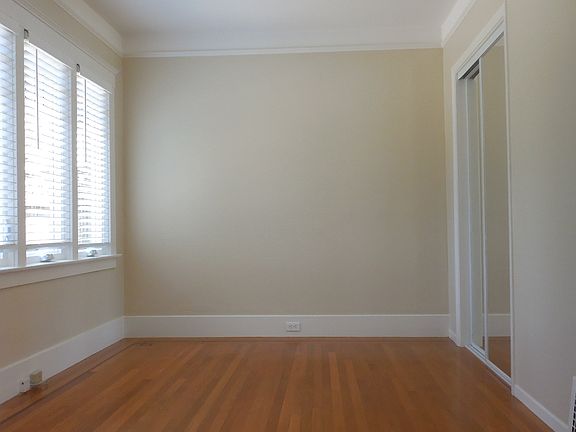 5th image of 108 Stratford St