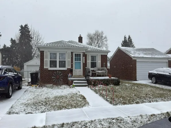 1733 Elm St, Wyandotte, MI 48192