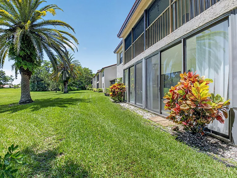 9264 Vista Del Lago #A — Photo 36