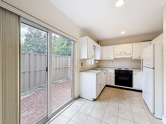 4th image of 79 NE 20th Court