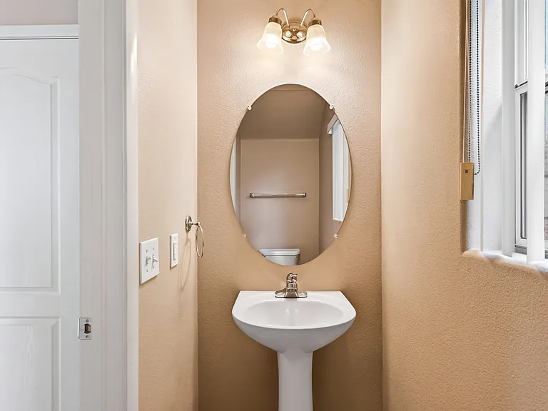 1089 Paradise Coach Dr — Photo 9