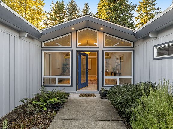 4th image of 2641 SW Ridge Dr