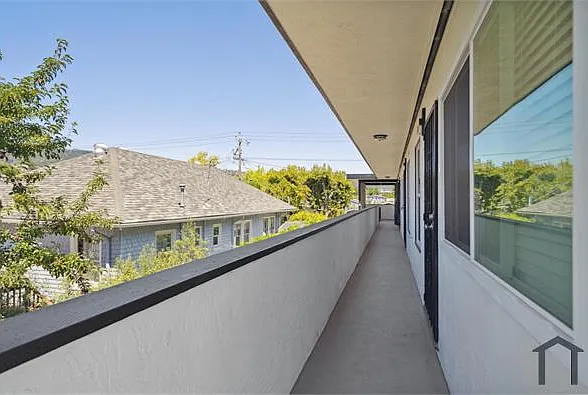 3441 Laguna Ave #1 — Photo 26