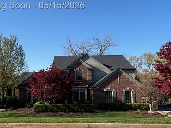 9074 Ridgefield Dr, Brighton, MI 48114