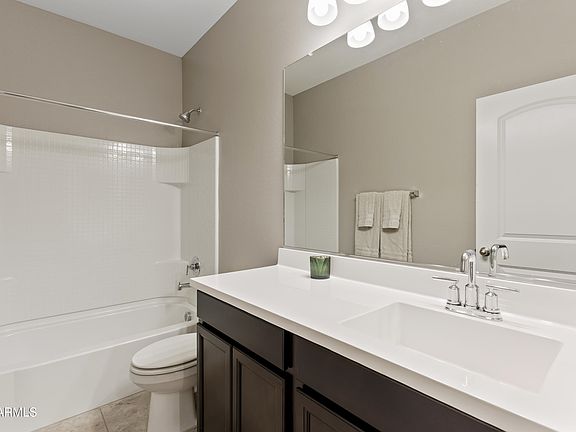 5th image of 2269 N CAMDEN Drive