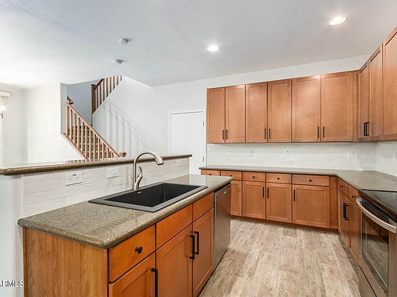 2nd image of 5861 E Hampton Ave
