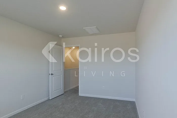 2097 Banyon Cir — Photo 12