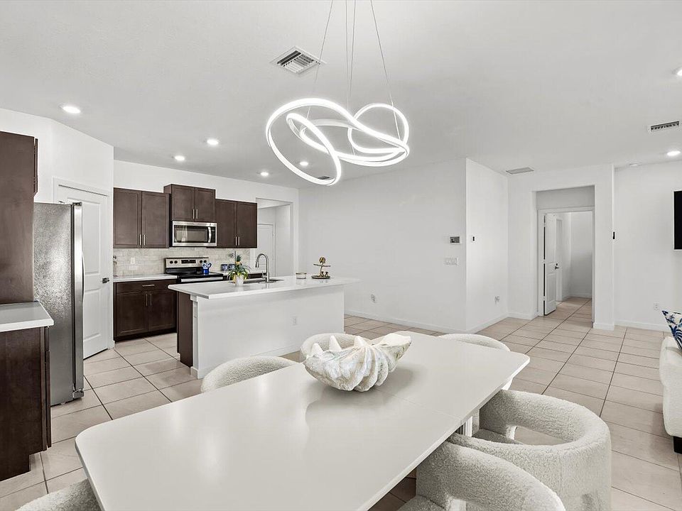 1st image of 1723 NE White Pine Terrace