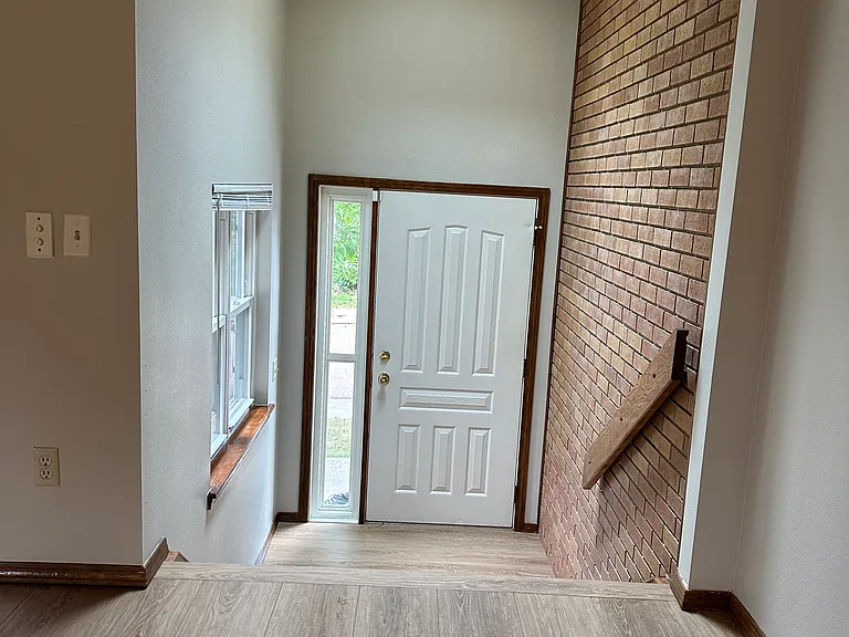 6120 Fall River Dr — Photo 4