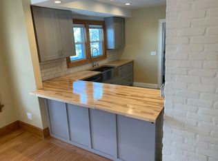 2422 Chamberlain Ave, Madison, WI 53726