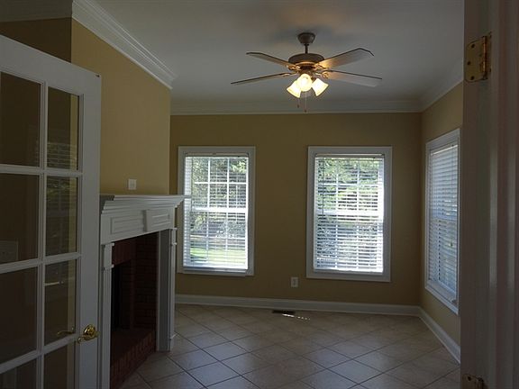 4th image of 3750 Glen Ian Dr