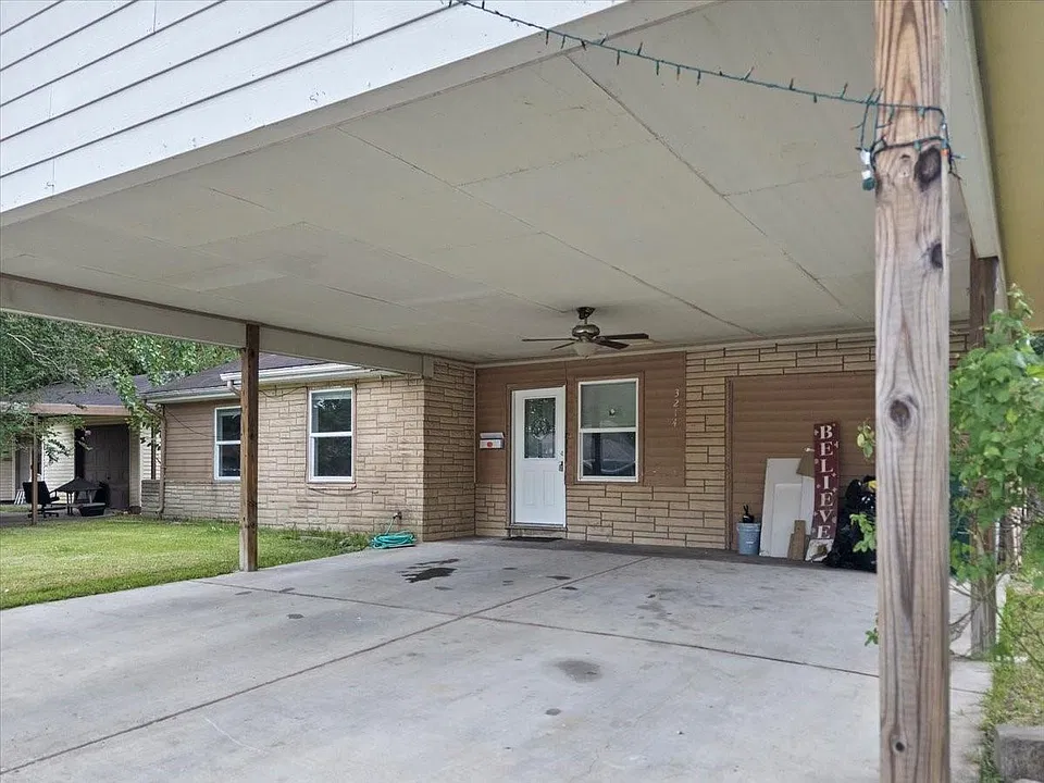 3214 Darling Ave